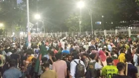 ঢাকা বিশ্ববিদ্যালয়ে কোটা আন্দোলনকারীদের বড় শোডাউন&nbsp;