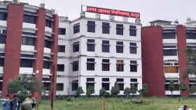 ছাত্র নিহতের পর বেরোবি বন্ধ ঘোষণা