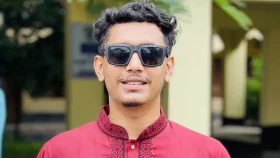 তোমাদের রাজনীতিতে রক্ত লেগে আছে- লিখে ছাত্রলীগ নেতার পদত্যাগ