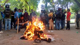 ঢাবিতে ফের সংঘর্ষ, সর্বশেষ যা জানা গেল