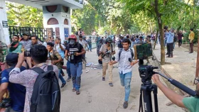 সূর্যসেন হল ঘিরে রেখেছে পুলিশ