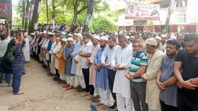 বিএনপির গায়েবানা জানাজা কর্মসূচির পর পুলিশের ধাওয়া, ইট-পাটকেল নিক্ষেপ