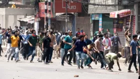 পুলিশকে ধাওয়া দিলো ব্র্যাকের শিক্ষার্থীরা&nbsp;
