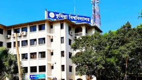 কুবি হল ছাড়েনি শিক্ষার্থীরা