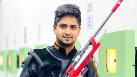 একটা ‘প্রথমে’ চোখ রবিউলের