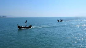 বঙ্গোপসাগরে নৌকাডুবি, উদ্ধারকাজে বাধা দেওয়ায় সংঘর্ষ-গুলি&nbsp;