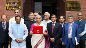 ভারতে বাজেট পেশ, সংসদের ভেতরে ও বাইরে ব্যাপক বিক্ষোভ