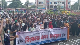 জোরপূর্বক বিবৃতি আদায়ের প্রতিবাদে শাবিপ্রবিতে বিক্ষোভ