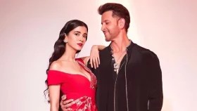 প্রেম ভাঙছে হৃতিক-সাবার!