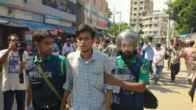 রাজশাহীর কোর্ট এলাকা থেকে ৫ শিক্ষার্থী আটক