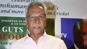 ক্যানসারের কাছে হার মেনে অনন্তলোকে অংশুমান