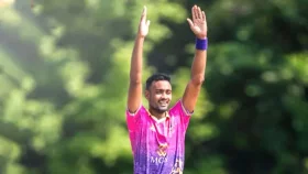 দুর্দান্ত শরীফুলের ১১ রানে ৩ উইকেট