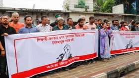 বিচারের দাবিতে এবার রাস্তায় নামলেন ক্রীড়া সাংবাদিকরা
