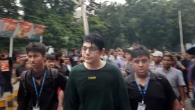 শিক্ষার্থীদের তোপের মুখে পালালেন &lsquo;রাফসান দ্য ছোটভাই&rsquo;