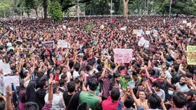 স্লোগানে স্লোগানে উত্তাল কেন্দ্রীয় শহীদ মিনার