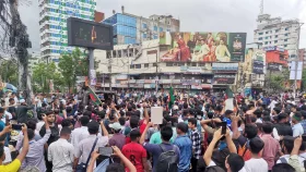 শিক্ষার্থীদের আন্দোলনে বাংলাদেশ ব্যাংক কর্মকর্তার একাত্মতা