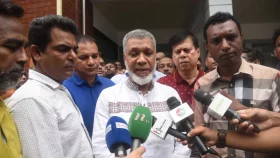 অযোগ্যদের সরানোর দাবিতে নান্নু-বাশারদের মানববন্ধন