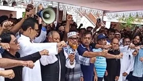 শেখ হাসিনাকে দেশে ফেরাতে গোপালগঞ্জ আ. লীগ নেতাদের শপথ