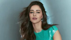 আম্বানি কর্মীর প্রেমে মজেছেন অনন্যা