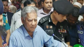 চাঁদাবাজি করলে পা ভেঙে দেওয়া হবে, বললেন স্বরাষ্ট্র উপদেষ্টা