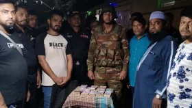 গণভবন থেকে লুট ৮ লাখ টাকা উদ্ধার