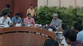 মেগা প্রকল্প নয় বাণিজ্য -জীবন জীবিকার প্রকল্প গুরুত্ব পাবে: অর্থ উপদেষ্টা
