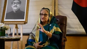 বিক্ষোভে দাঙ্গাবাজ ও শেখ মুজিবের মূর্তি ভাঙচুরকারীদের বিচার চান শেখ হাসিনা