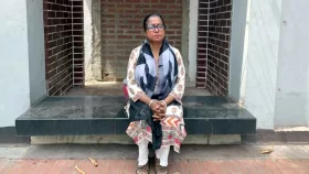 ধানমন্ডির ৩২ নম্বরে রোকেয়া প্রাচীর ওপরে হামলা