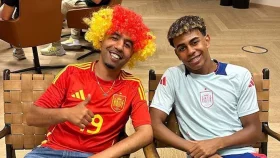 ইয়ামালের বাবাকে ছুরিকাঘাত করে পালিয়ে গেল দুর্বৃত্তরা