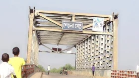 ২৫ বছরের টোল আদায় বন্ধ জনতার তোপের মুখে