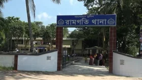 একই পরিবারের তিনজনকে জবাই করে হত্যা