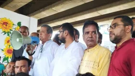 পুড়ে যাওয়া পুলিশবক্স সংস্কার করে উদ্বোধন করলে বিএনপি নেতা