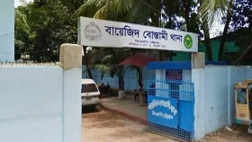পুলিশকে মারধর ও লুটপাটের অভিযোগে দুই ছাত্রলীগ কর্মী গ্রেপ্তার