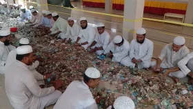 পাগলা মসজিদে এখন পর্যন্ত পাওয়া গেল ৪ কোটি ৬১ লাখ টাকা, চলছে গণনা