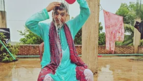 দুধ দিয়ে গোসল করে আ.লীগ ছাড়লেন ইউপি চেয়ারম্যান&nbsp;