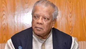 এবার আমু ও তার পরিবারের ব্যাংক হিসাব জব্দ