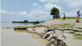 কুড়িগ্রামে স্পার বাঁধে ধস, ভাঙন আতংকে স্থানীয়রা