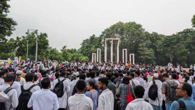 তিন দফা দাবিতে আন্দোলনে চিকিৎসকরা