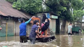 স্মরণকালের ভয়াবহ বন্যার কবলে ফেনী
