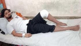 অর্থাভাবে চিকিৎসা নিতে পারছে না গুলিবিদ্ধ রাকিব