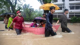 বন্যার্তদের পাশে দাঁড়ানোর আহবান ক্রিকেটারদের