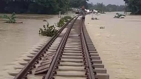 ফেনীতে তলিয়ে গেছে রেললাইন, বন্ধ ট্রেন যোগাযোগ