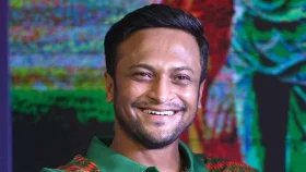 সাকিবকে দল থেকে বাদ দিয়ে দেশে ফেরাতে আইনি নোটিশ