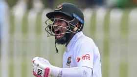 যে দুই মাইলফলকের হাতছানি মুশফিকের