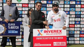পুরস্কারের টাকা বন্যার্তদের দিলেন লিটন