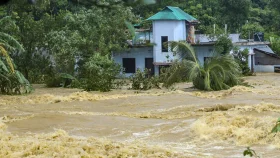 ৩ দিন ধরে ছাদে ১১ জন, সঙ্গে এক লিটার পানি