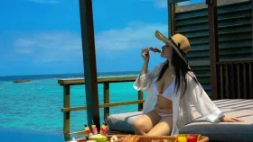 বিকিনিতে সাহসী সোহিনী
