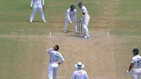মেজাজ হারিয়ে ঢিল ছুড়লেন সাকিব!