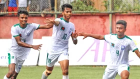 মিরাজের জোড়ায় শিরোপা জয়ের পথে বাংলাদেশ