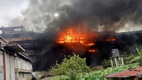 ভবন ঝুঁকিপূর্ণ হওয়ায় উদ্ধার অভিযান সম্ভব নয়
